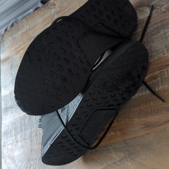 🌿ADIDAS NMDR1 SNEAKERS🌿 - Picture 8 of 11